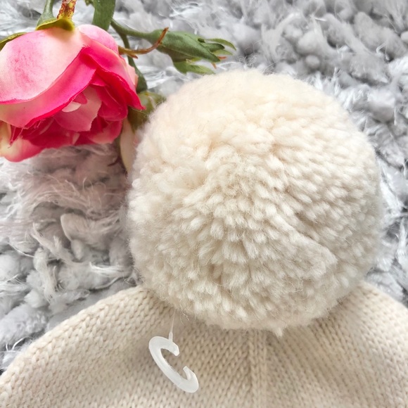 ?New COACH BEAUTIFUL CREAM COLOR HAT WITH Pom Pom main image 5